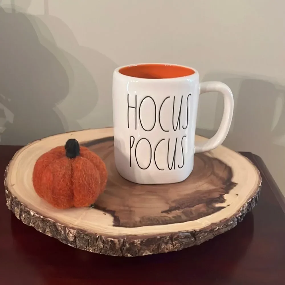 Nwot Rae Dunn Hocus Pocus mug .